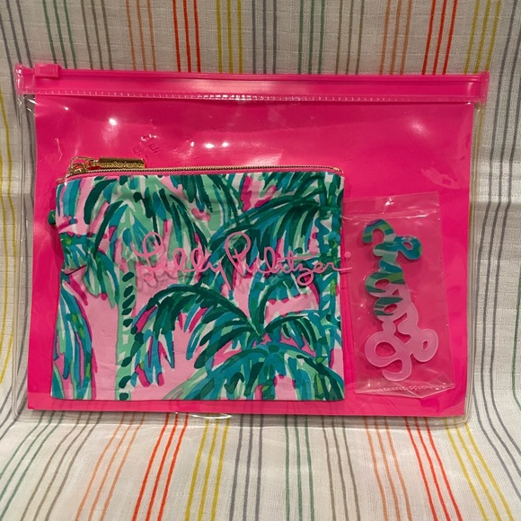 Lilly Pulitzer Keychain Pouch Set Card Case and Mask Extender Kit On The Go NWT - Picture 2 of 5
